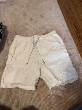 Club Monaco Men's White Drawstring Casual Shorts